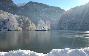 Preview wallpaper mountains, trees, hoarfrost, lake, day, winter