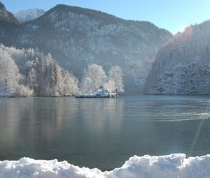 Preview wallpaper mountains, trees, hoarfrost, lake, day, winter