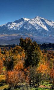 Preview wallpaper mountains, trees, nature, fall