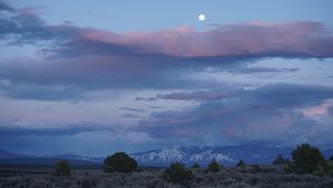 Preview wallpaper mountains, twilight, clouds, sky