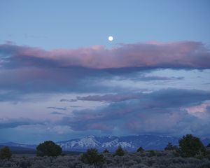 Preview wallpaper mountains, twilight, clouds, sky