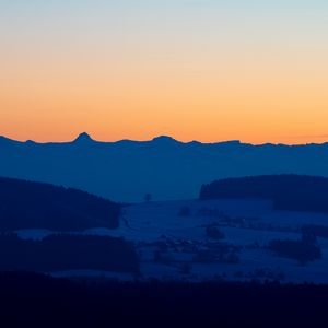 Preview wallpaper mountains, valley, twilight, dark, landscape