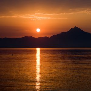 Preview wallpaper mountains, water, sun, sunset, dark