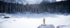 Preview wallpaper mountains, winter, man, travel