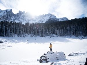 Preview wallpaper mountains, winter, man, travel