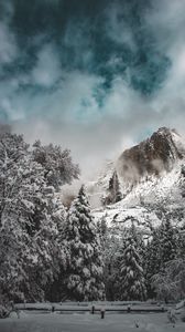 Preview wallpaper mountains, winter, snow, clouds