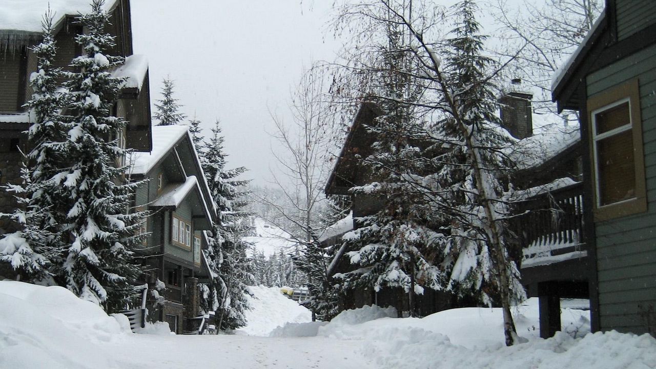 Wallpaper mounting skiing resort, houses, hotel
