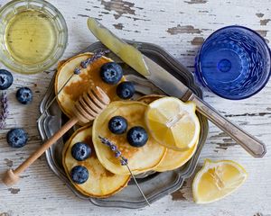 Preview wallpaper muffin, blueberry, honey, lemon