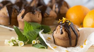 Preview wallpaper muffin, chocolate, orange, jasmine