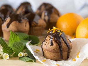 Preview wallpaper muffin, chocolate, orange, jasmine
