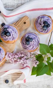 Preview wallpaper muffins, blueberry, cream, lilac