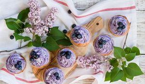 Preview wallpaper muffins, blueberry, cream, lilac