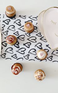 Preview wallpaper muffins, cupcakes, cream, dessert, hearts