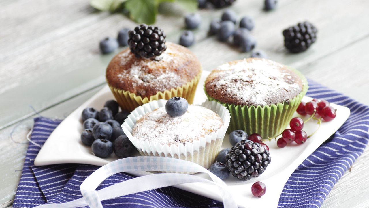 Wallpaper muffins, cupcakes, powder, berries