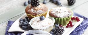 Preview wallpaper muffins, cupcakes, powder, berries