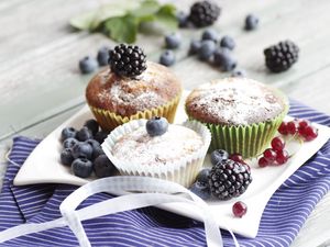 Preview wallpaper muffins, cupcakes, powder, berries