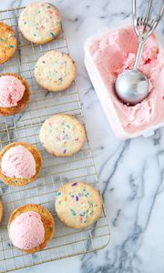 Preview wallpaper muffins, ice cream, dessert