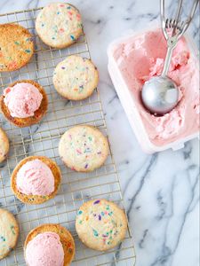 Preview wallpaper muffins, ice cream, dessert