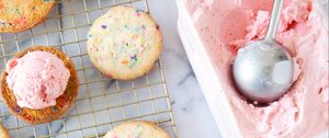 Preview wallpaper muffins, ice cream, dessert