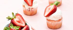 Preview wallpaper muffins, strawberries, berries, dessert, pink