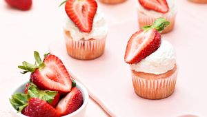 Preview wallpaper muffins, strawberries, berries, dessert, pink