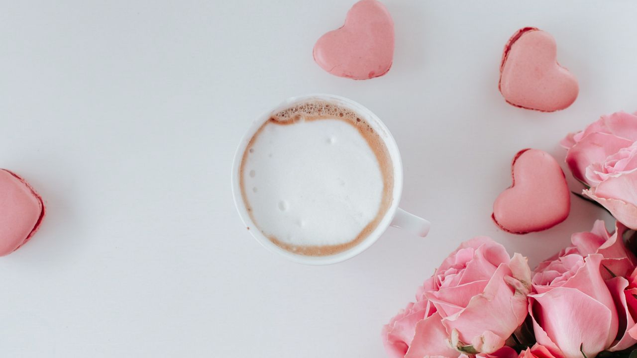 Wallpaper mug, flowers, hearts, cookies, bouquet