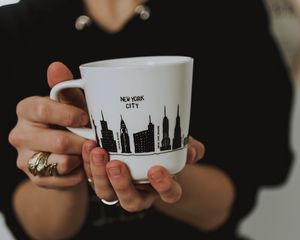 Preview wallpaper mug, inscription, hand, fingers