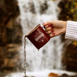 Preview wallpaper mug, jet, hand, water