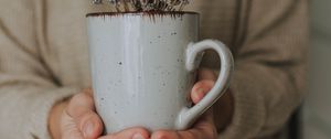 Preview wallpaper mug, lavender, flowers, hands