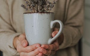 Preview wallpaper mug, lavender, flowers, hands