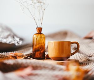 Preview wallpaper mug, vase, branch, bouquet, brown