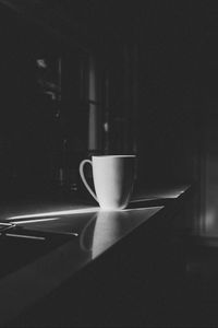 Preview wallpaper mug, white, table, bw