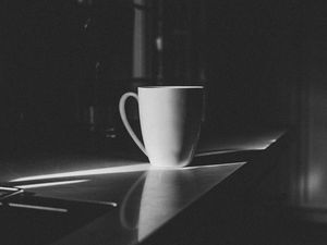 Preview wallpaper mug, white, table, bw