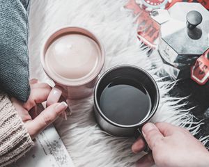 Preview wallpaper mugs, hands, love, coffee, drink