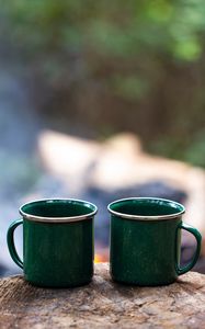 Preview wallpaper mugs, metal, green