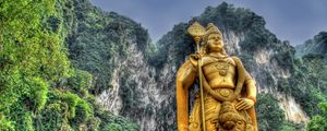 Preview wallpaper murugan, malaysia, statue, stairs, hills, people, hdr