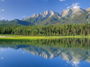 Preview wallpaper national park, canada, british columbia, mountains, trees, dog lake
