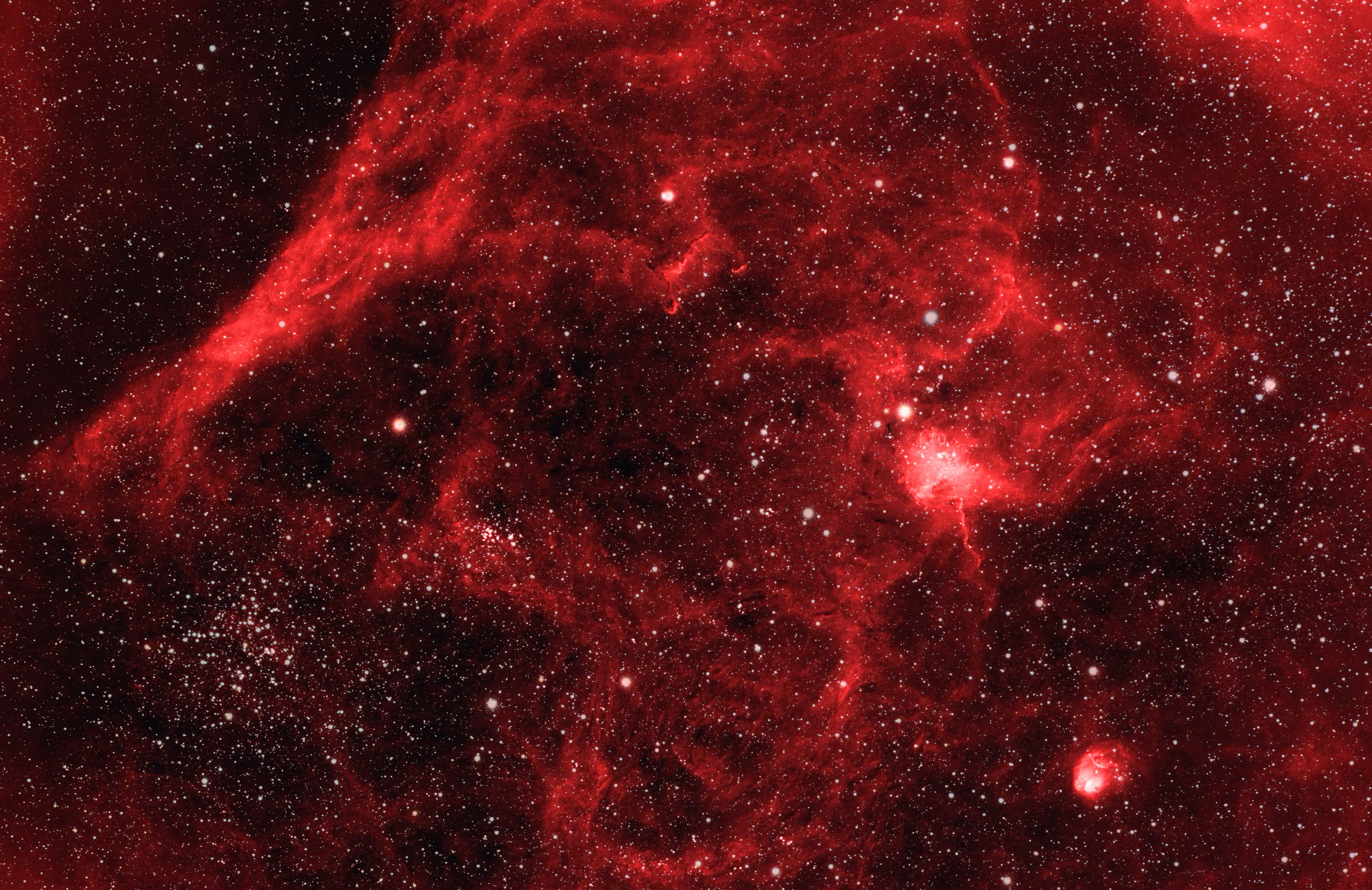 16 апреля космос. Туманности в космосе. Красный космос. Обои космос. Космос фон.