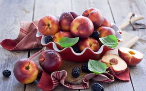 Preview wallpaper nectarines, blackberries, dishes, fruit