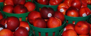 Preview wallpaper nectarines, fruit, baskets