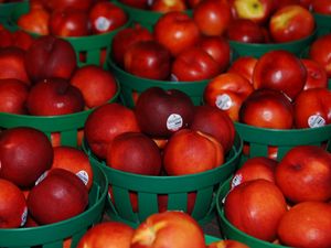 Preview wallpaper nectarines, fruit, baskets