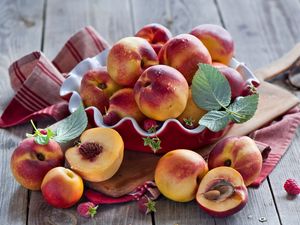 Preview wallpaper nectarines, fruit, plate, raspberry