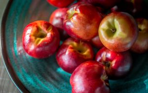 Preview wallpaper nectarines, fruit, plate