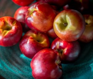 Preview wallpaper nectarines, fruit, plate