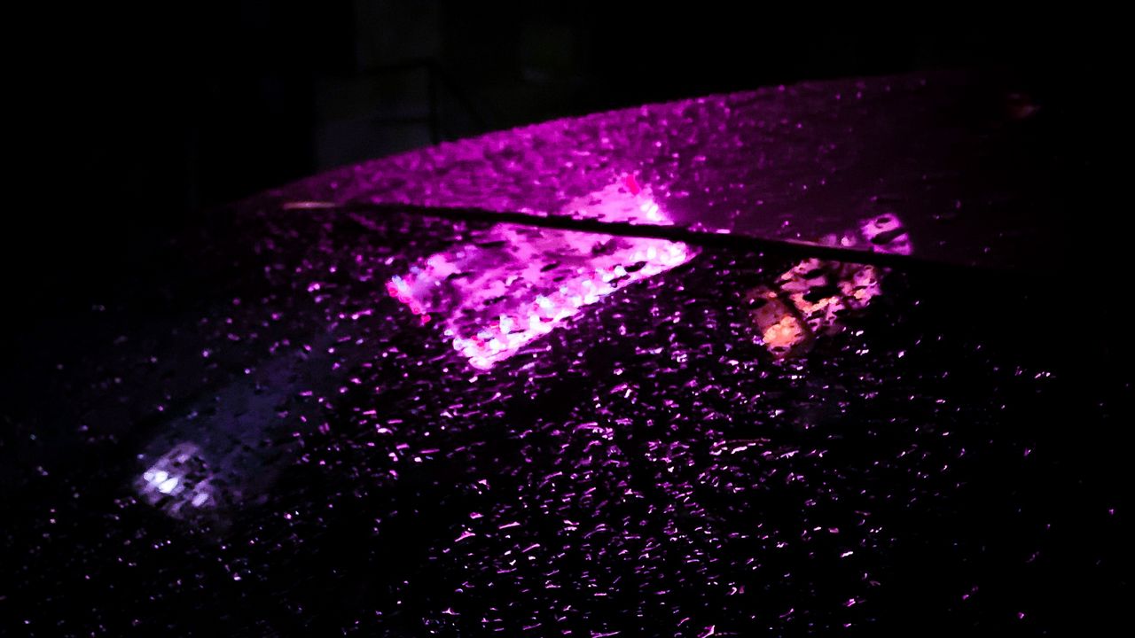 Wallpaper neon, light, drops, reflection, wet