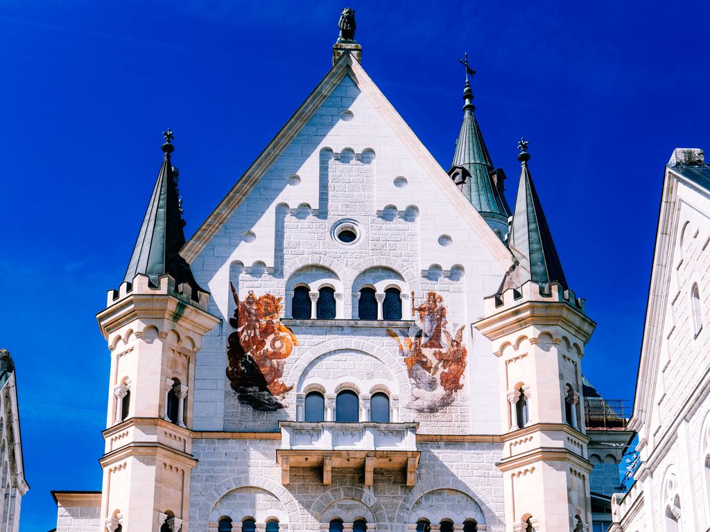 1024x768 Wallpaper neuschwanstein castle, bavaria, germany, castle, fortress, architecture, aesthetics, facade