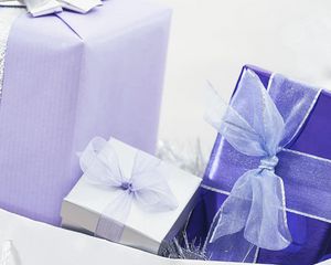 Preview wallpaper new year, christmas, gifts, white, lilac, bows