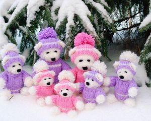 Preview wallpaper new year, christmas, needles, snow, bears, sitting, family