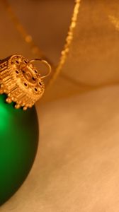 Preview wallpaper new year, christmas, sphere, toy, green