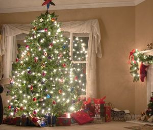 Preview wallpaper new year, christmas tree, decorations